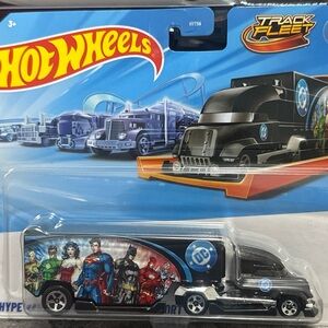 Hot wheels DC Track Fleet Toy Truck